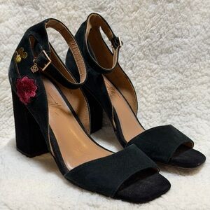 Nanette Lepore Heels Women's Sz 7 Martina Black Suede with Embroidered Flowers